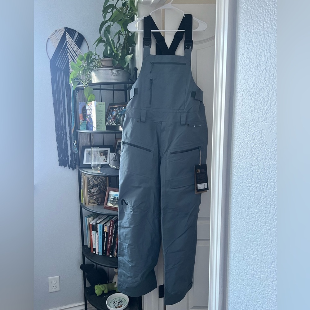 NWT Flylow Firebird bib
